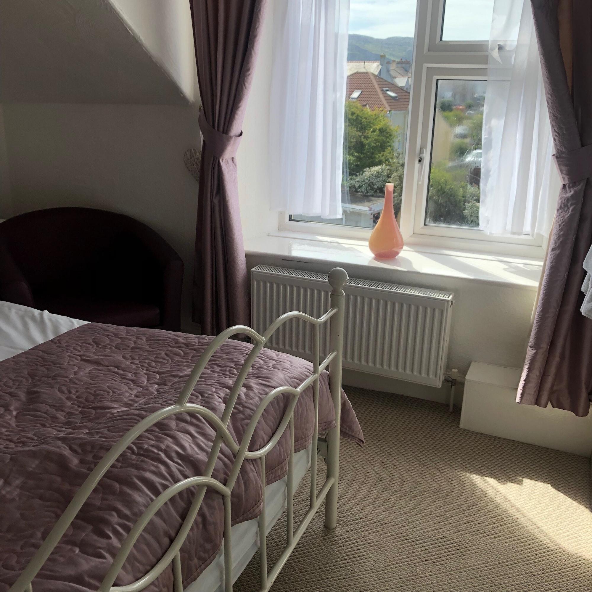Witchingham B&B Holyhead Exteriér fotografie
