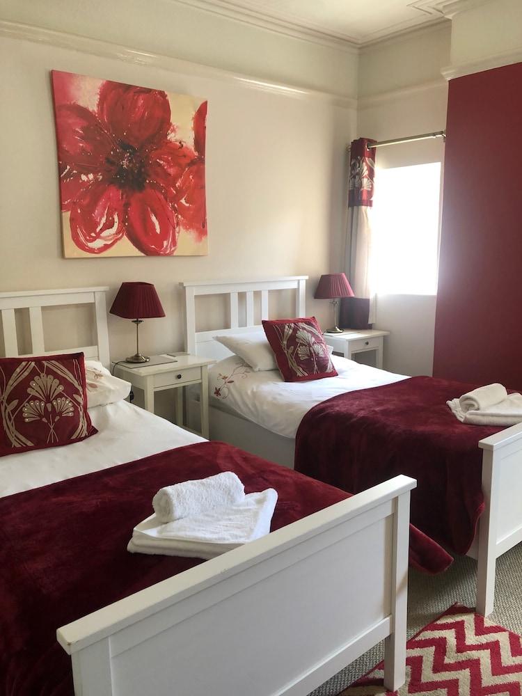 Witchingham B&B Holyhead Exteriér fotografie