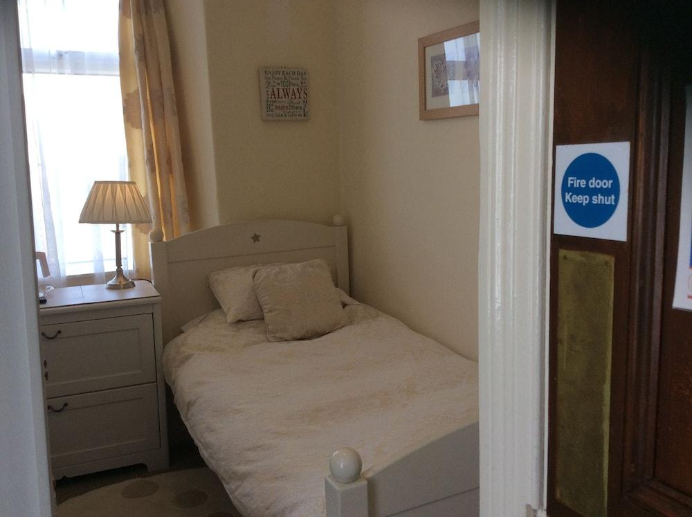 Witchingham B&B Holyhead Exteriér fotografie