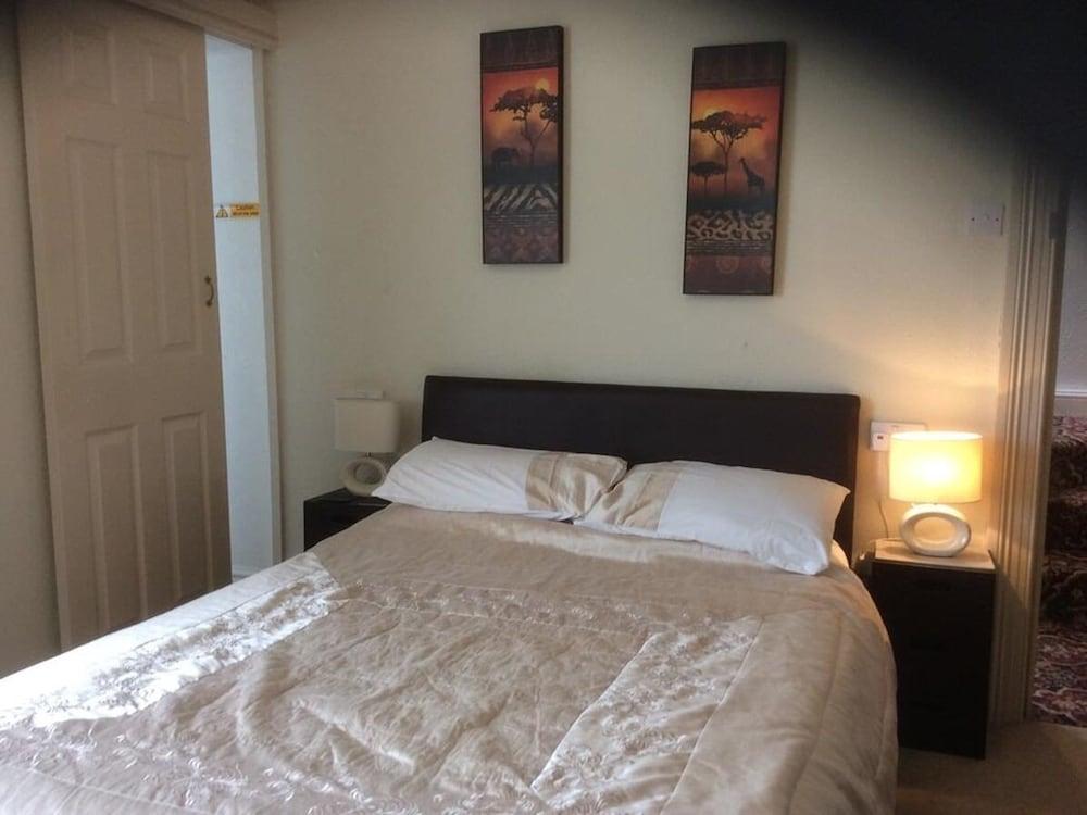 Witchingham B&B Holyhead Exteriér fotografie