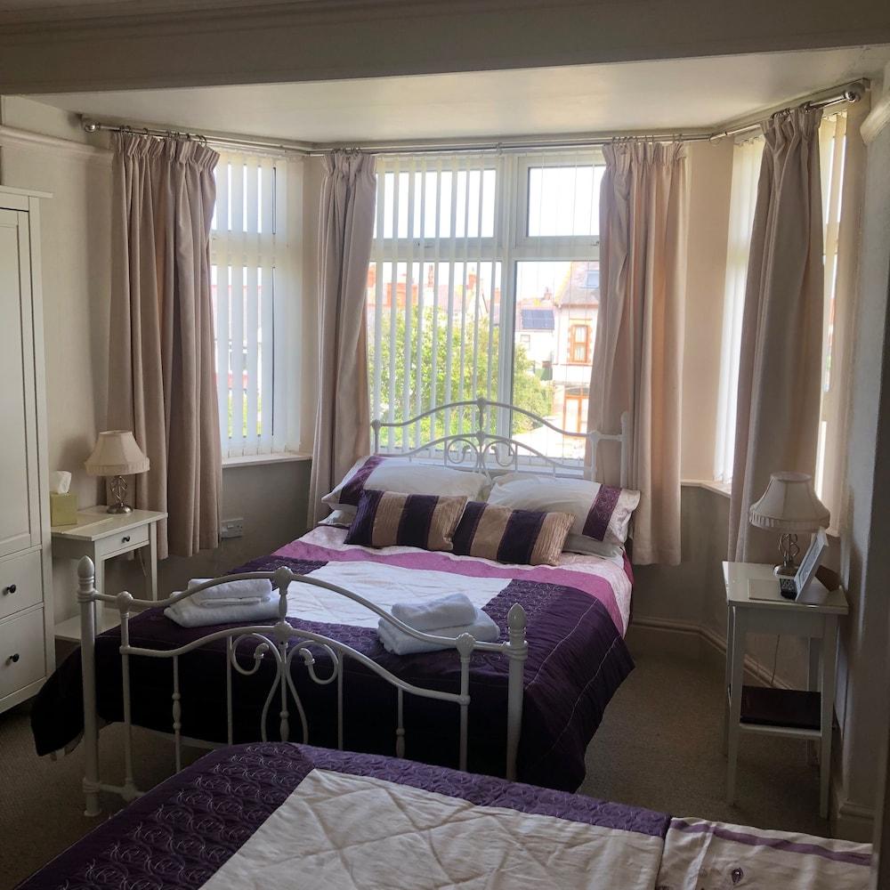 Witchingham B&B Holyhead Exteriér fotografie