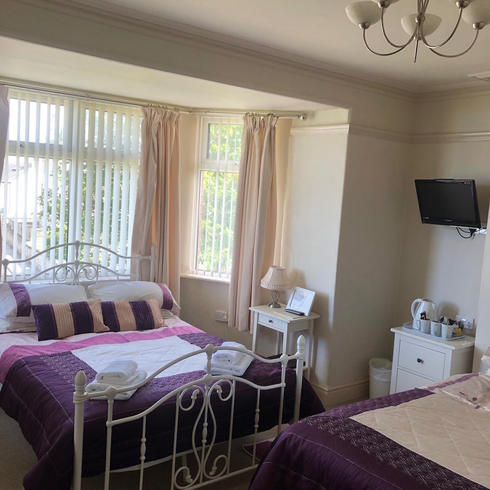 Witchingham B&B Holyhead Exteriér fotografie