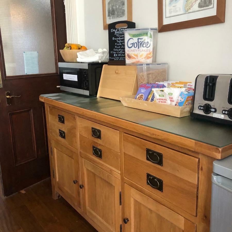 Witchingham B&B Holyhead Exteriér fotografie