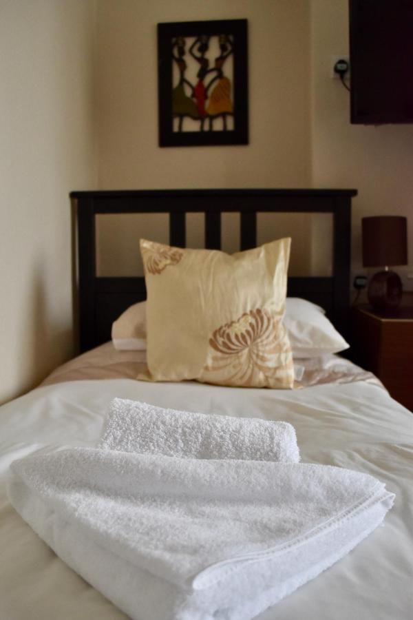 Witchingham B&B Holyhead Exteriér fotografie